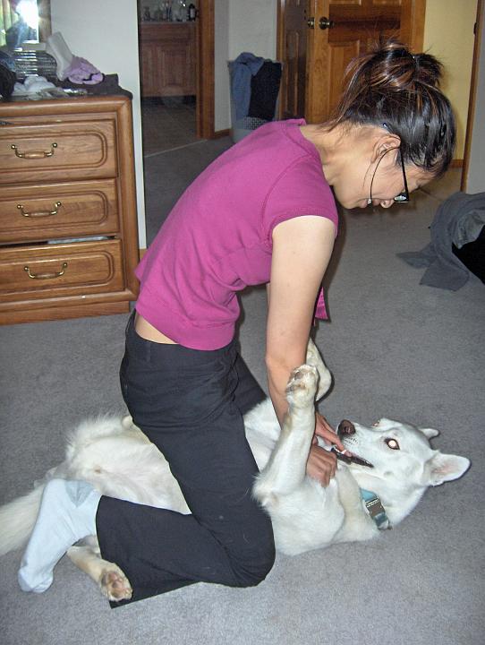 HPIM0270.jpg - apparently my sister is the alpa dog! woof!